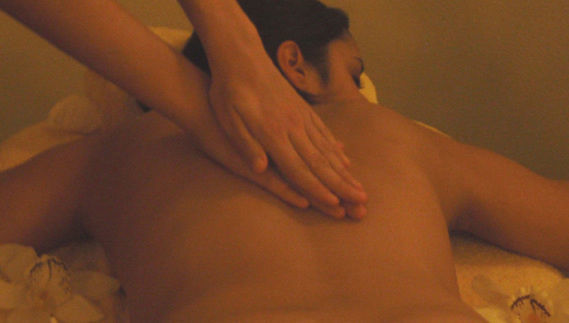 Modelages - Modelage dos, nuque et trapèzes Modelages - Modelage dos, nuque et trapèzes